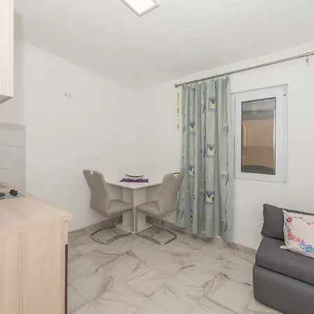 Apartment Calla *