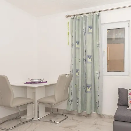 Calla Apartment