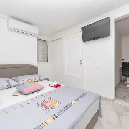 Calla Apartment